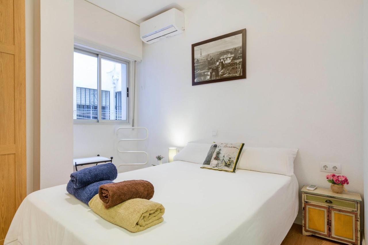 Urbanchicmalaga 3 Bedroom Spacious Quiet Historic Malaga Apt Extérieur photo
